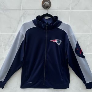 Patriots Dri-Fit On field apparel size LG